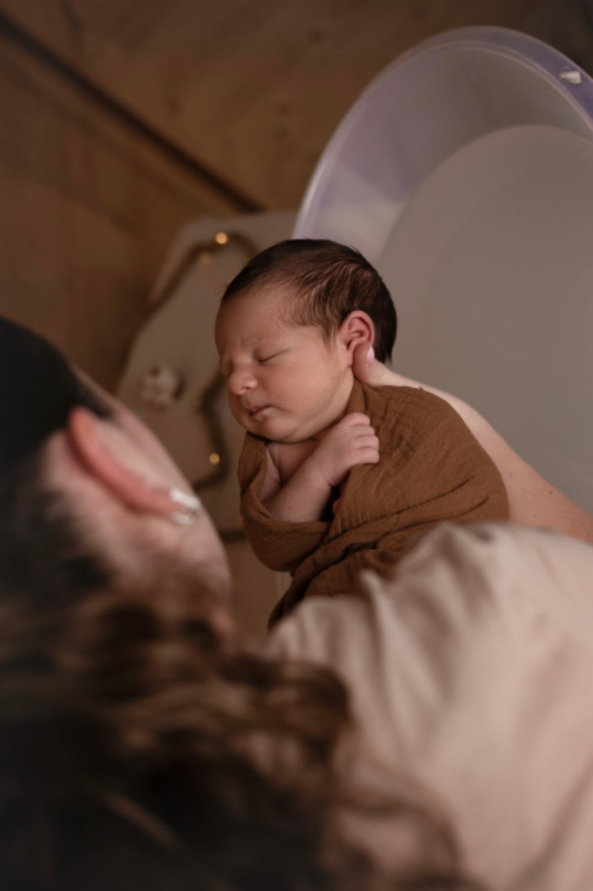 Bain enveloppé bébé